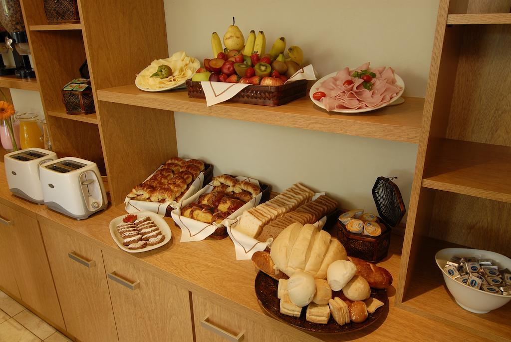 Hotel Aeroparque Inn & Suites Buenos Aires Zewnętrze zdjęcie