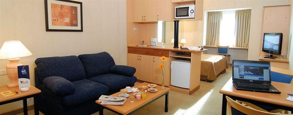Hotel Aeroparque Inn & Suites Buenos Aires Zewnętrze zdjęcie