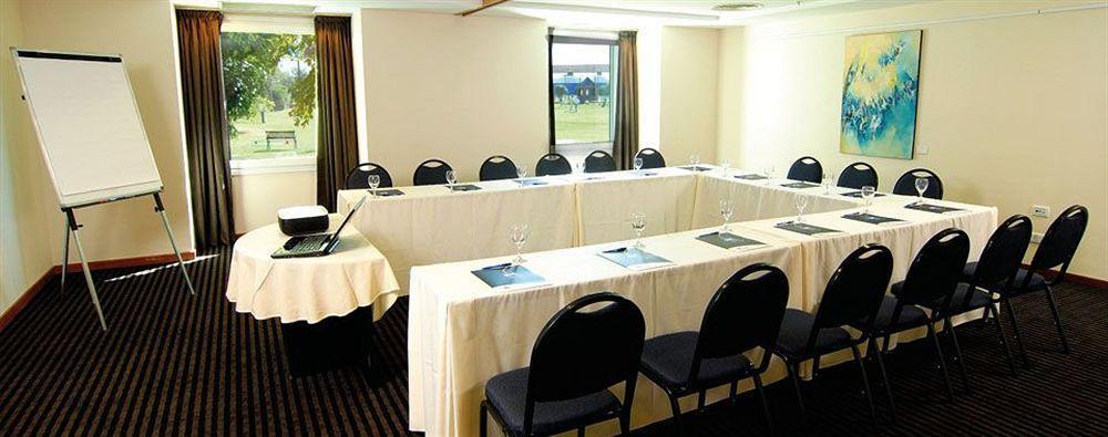 Hotel Aeroparque Inn & Suites Buenos Aires Zaplecze biznesowe zdjęcie