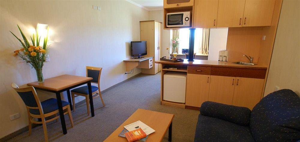 Hotel Aeroparque Inn & Suites Buenos Aires Zewnętrze zdjęcie