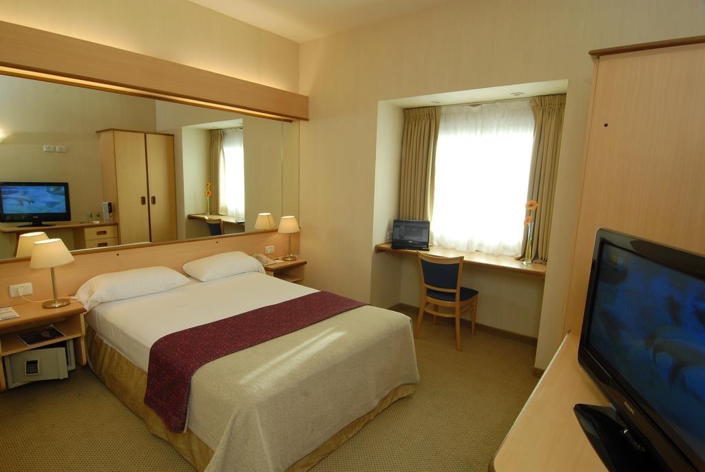 Hotel Aeroparque Inn & Suites Buenos Aires Zewnętrze zdjęcie