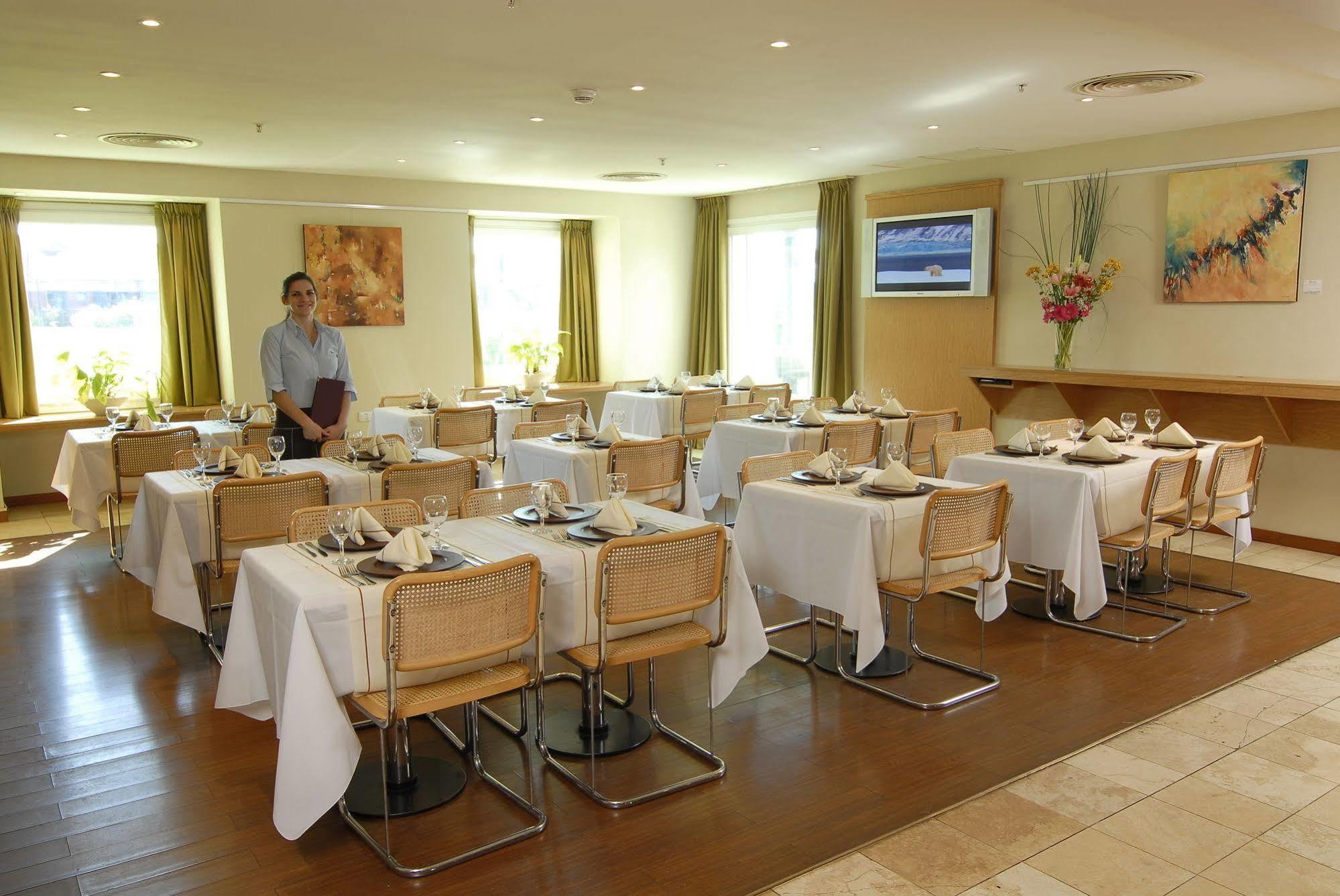 Hotel Aeroparque Inn & Suites Buenos Aires Zewnętrze zdjęcie