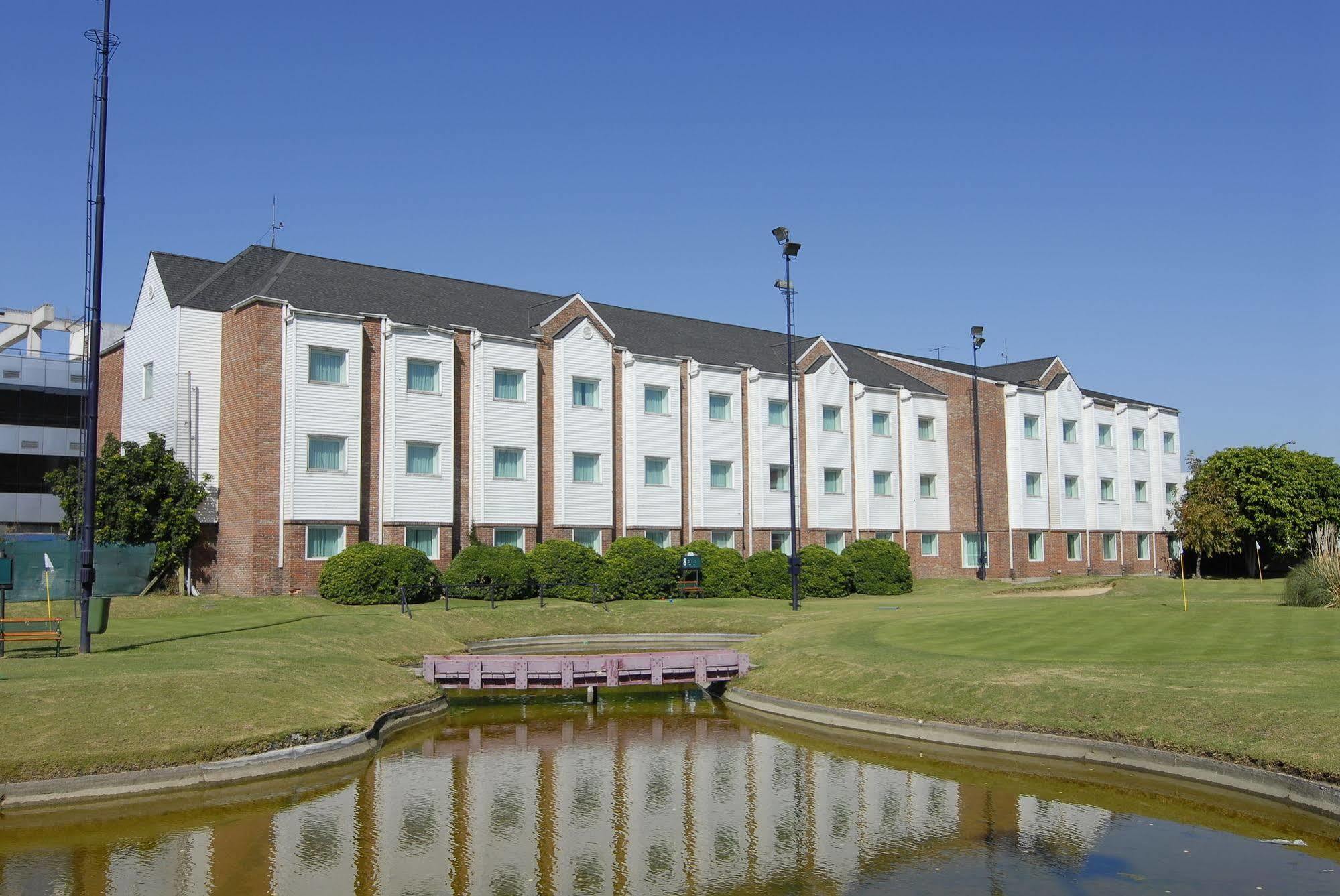 Hotel Aeroparque Inn & Suites Buenos Aires Zewnętrze zdjęcie