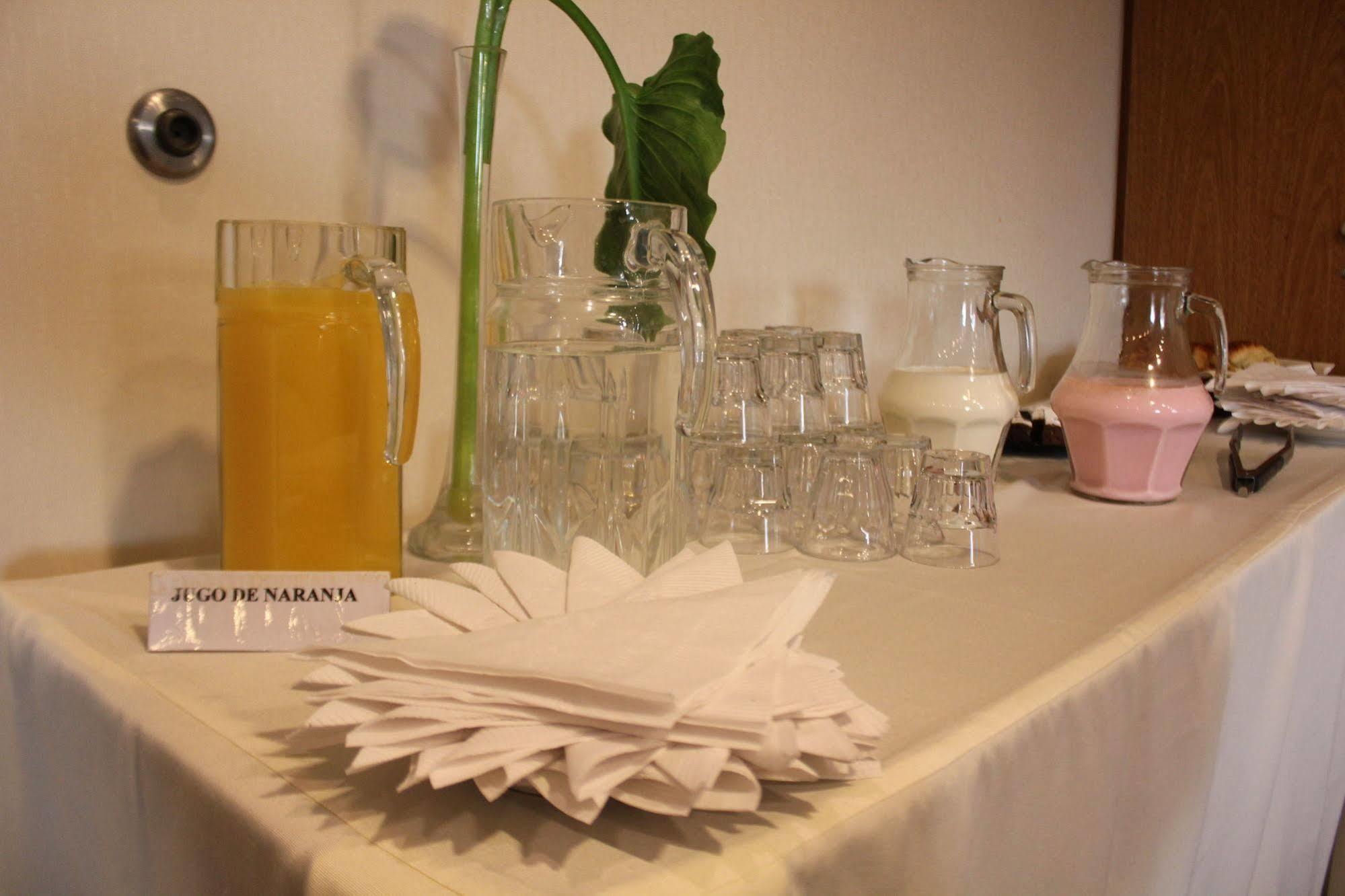 Hotel Aeroparque Inn & Suites Buenos Aires Zewnętrze zdjęcie