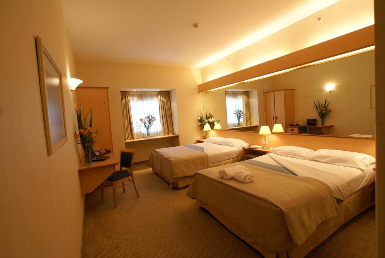 Hotel Aeroparque Inn & Suites Buenos Aires Zewnętrze zdjęcie
